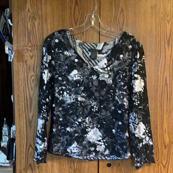 🔥5/20🔥 Tally Ho Blouse Sz S NWOT - Picture 1 of 9